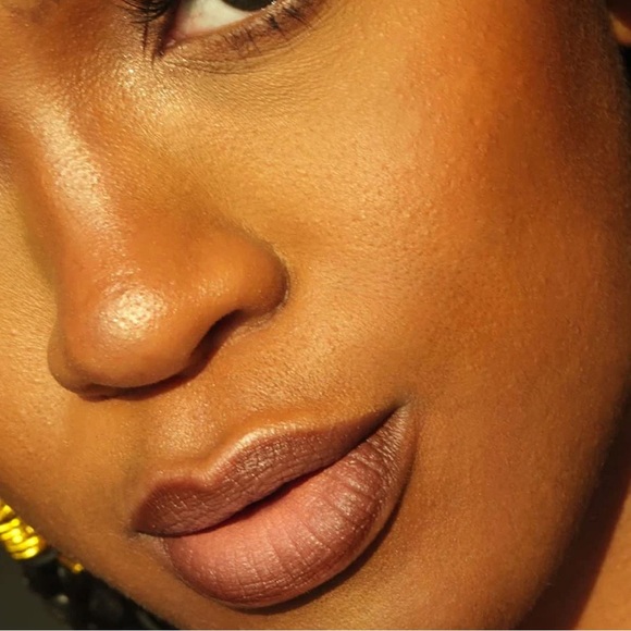 DRAGUN BEAUTY | LIP JOB LINER - Picture 8 of 9